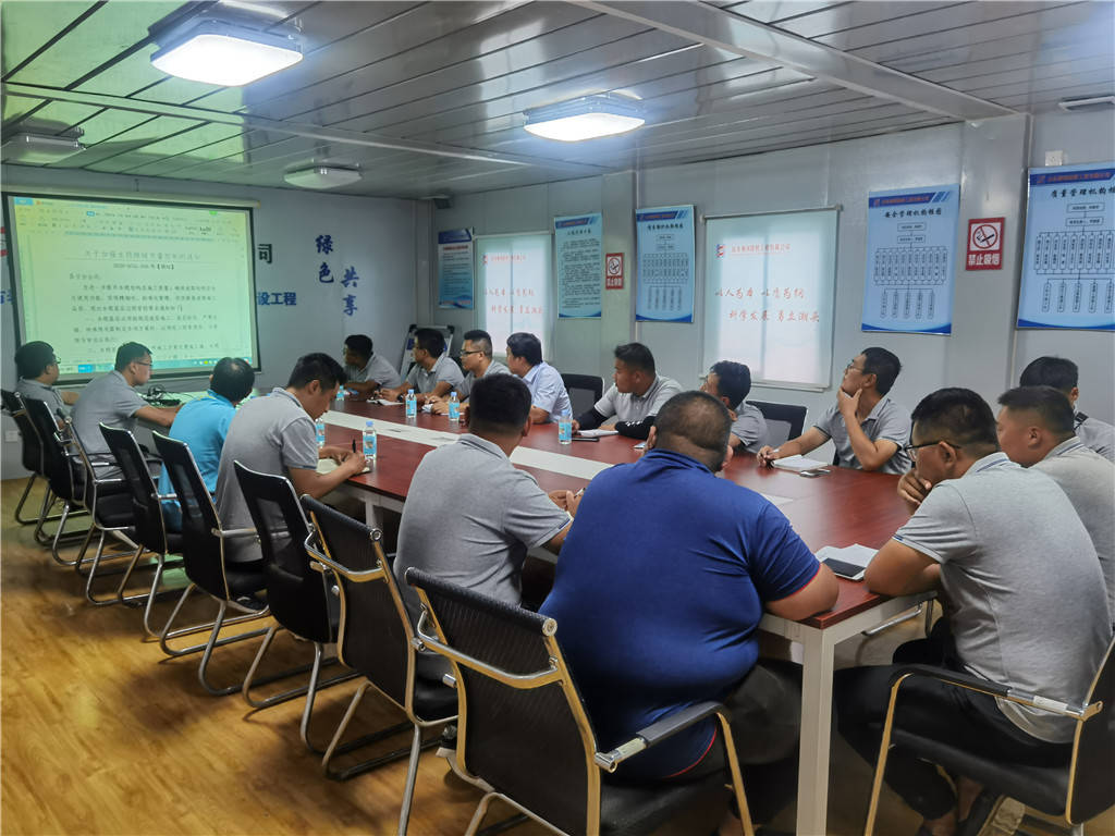 瑞捷X12L大型駕駛式洗地車